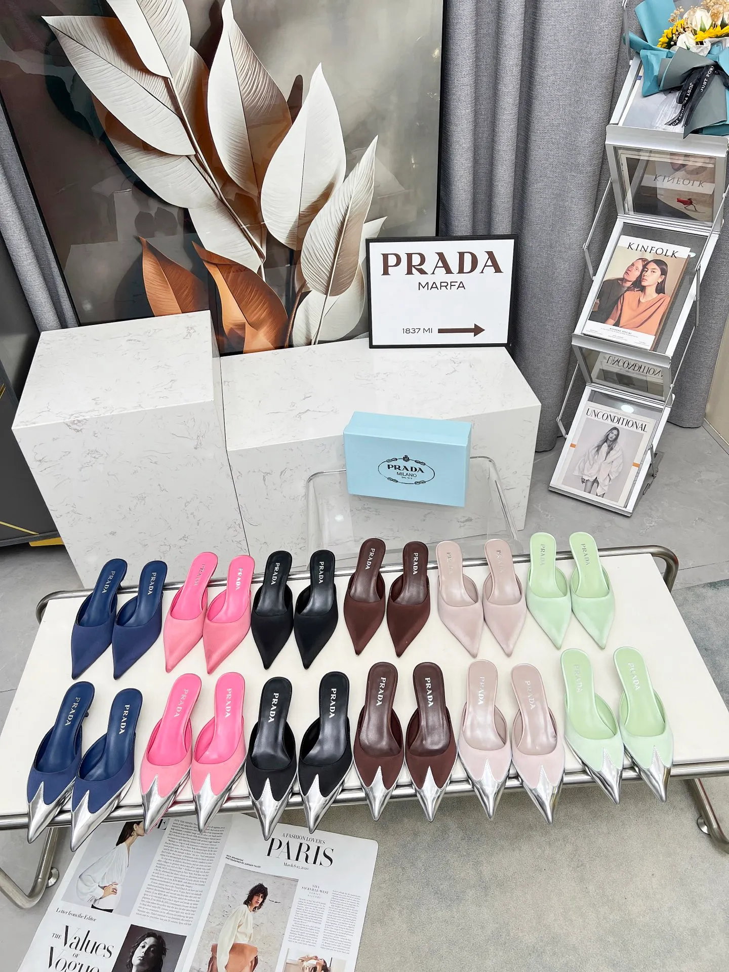 👟👟Ex-factory price 520👟👟 🏧2025 T show Mule shoes, silk pointed toe series🏧 (highest version with top packaging) PRADA 2025𝐬𝐬Prada new product, (top version) is coming! prada25 "T-stage show style" mainly promotes hot-selling styles, made of silk material and TPU Muller series spring and summer single shoes and sandals series. Made of high-quality silk satin and Tpu mirror material, a full range of simple light plate logo hot stamping. ——————————————————❣️ 2025SS PRADA spring and summer simple style, it looks so good. Various Internet celebrities have planted popular styles, awakening the imagination of skirt trains, corsets and bra curves, streamlined to the extreme ~ super popular series of hot products, with iconic logos on the heels or on the feet, as well as prismatic pointed toes, and angular lines are clearly defined.  Prada spring2025’s latest presentation is also wonderful with different styles! This season's Prada styles are simpler in design than before. They don't deliberately pursue a trendy or sporty feeling. They are all natural. The colors are also made of bright spring and summer eye-catching colored silks with pointed toes. They are so simple and beautiful. 😋The original shoes are developed and purchased from Italian counters, and are reproduced 1:1 according to the original taste. The newly opened low heel of 4cm has the same concave and convex height as the original version, creating a variety of sandals and slippers: low heel, pointed toe and half drag. 💛❤️ 💛❤️ ⚛Baotou low heel 4cm. ⚛Sale size: 35-41 (customized at 42.43) ⚛Top silk satin fabric + sheepskin lining + Italian triple-A cowhide bottom. 💙"Multiple colors, all official colors can be produced".